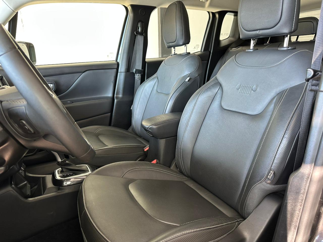 Jeep Renegade  Loungitude 1.3 Turbo 270 - foto 8