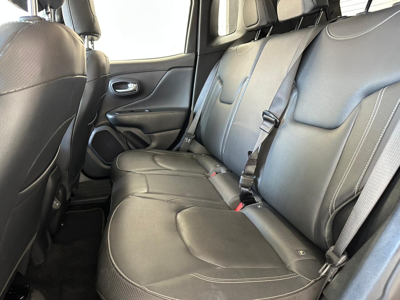 Jeep Renegade  Loungitude 1.3 Turbo 270 - foto 9
