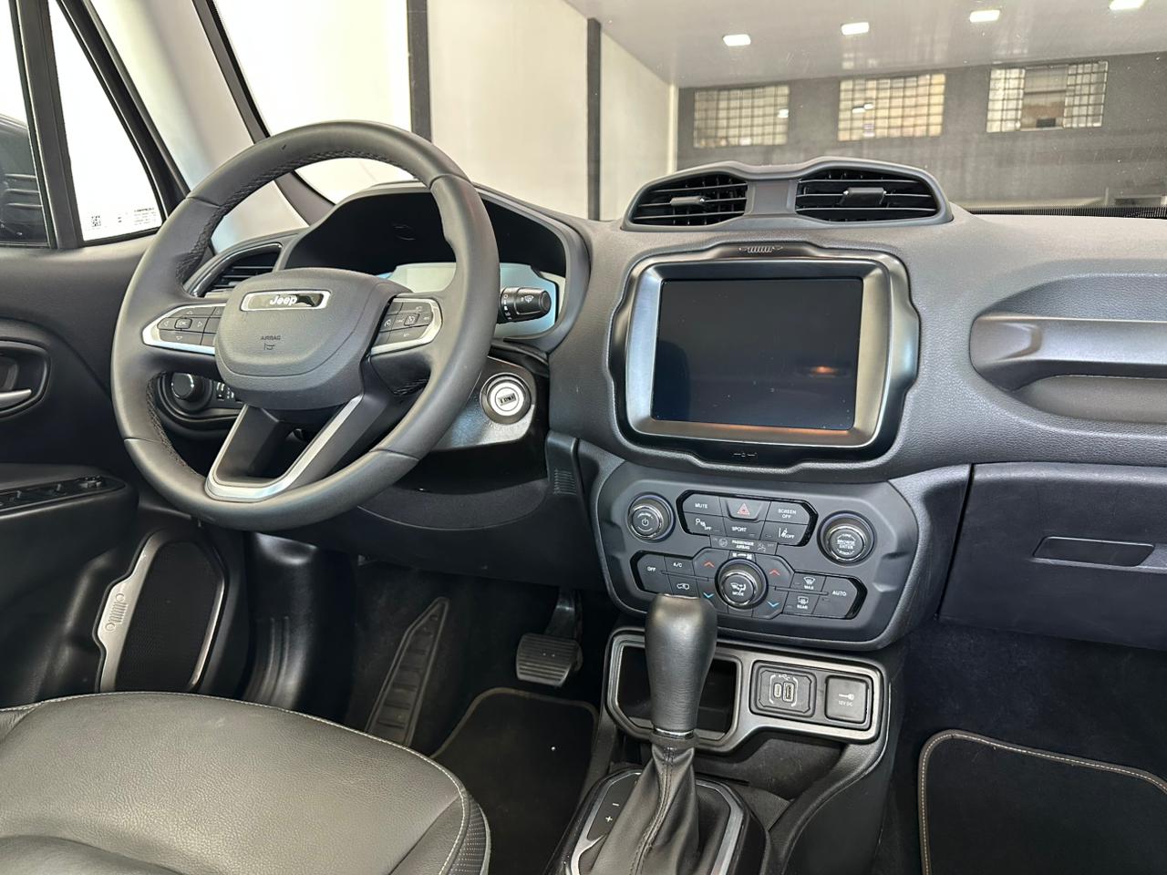 Jeep Renegade  Loungitude 1.3 Turbo 270 - foto 7