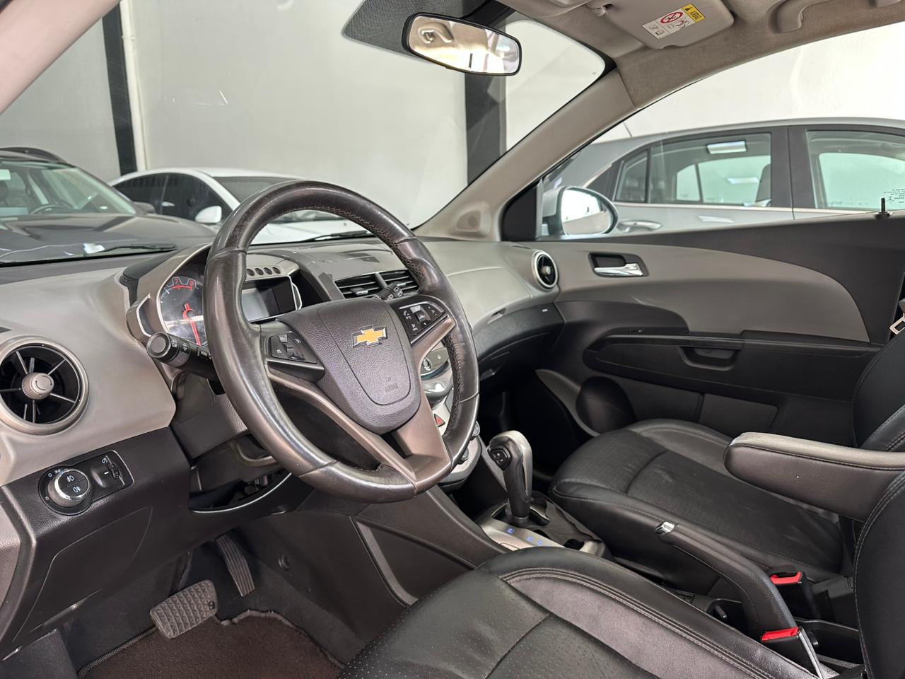 Chevrolet SONIC LTZ 1.6 - foto 8