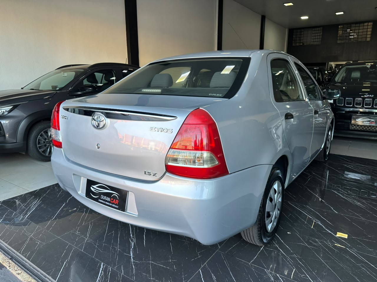 Toyota Etios X 1.5 - foto 4