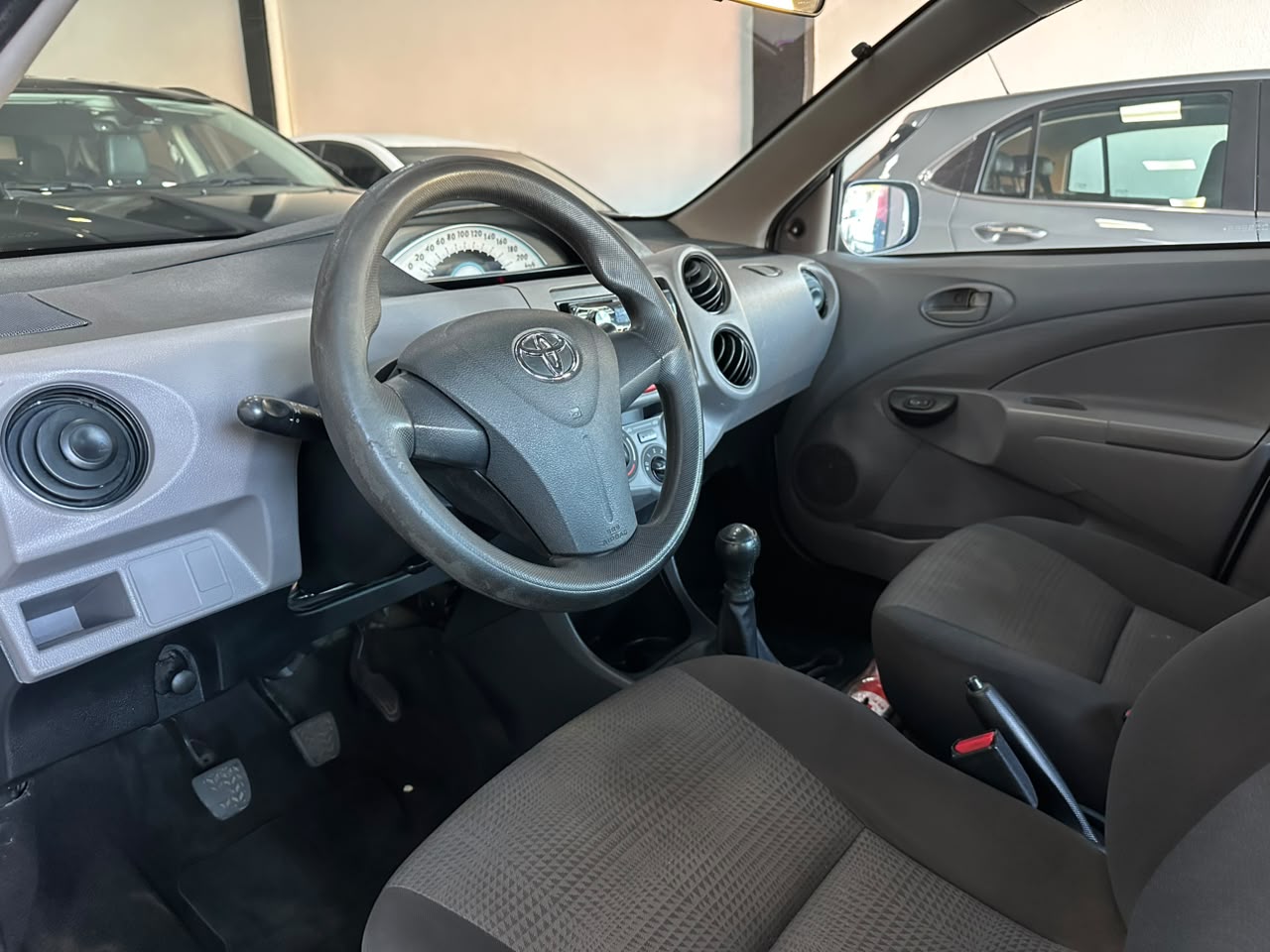 Toyota Etios X 1.5 - foto 8