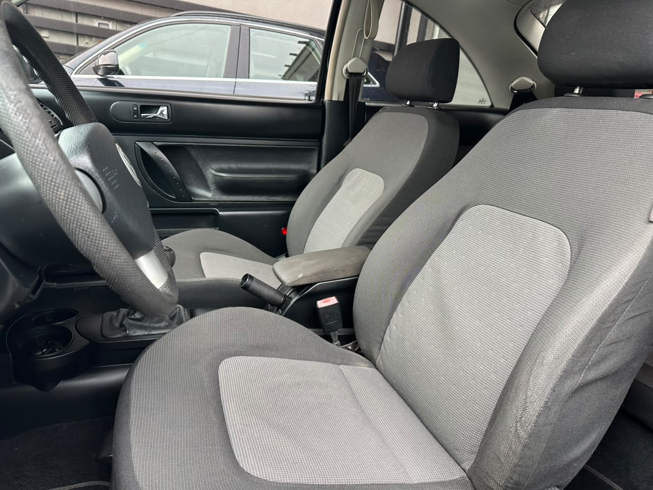 Volkswagen New Beetle 2.0 Mi - foto 9