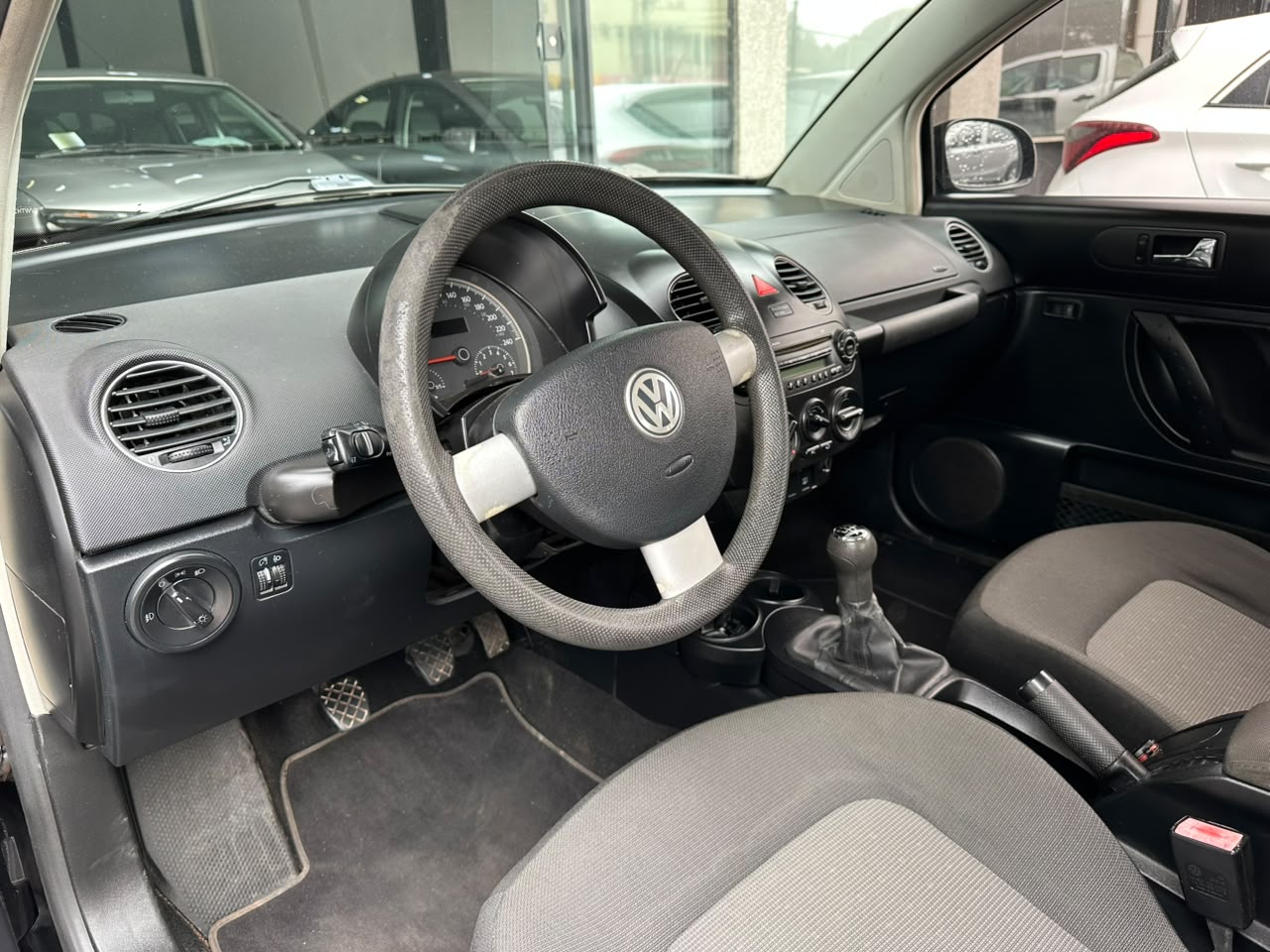 Volkswagen New Beetle 2.0 Mi - foto 8