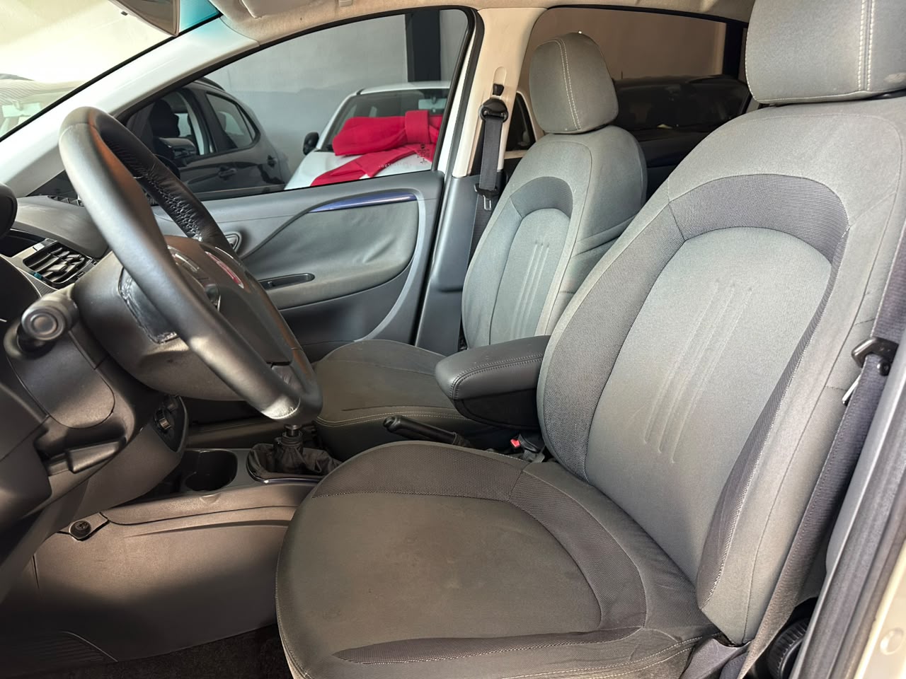 Fiat Punto Attractive 1.4 Flex  - foto 9
