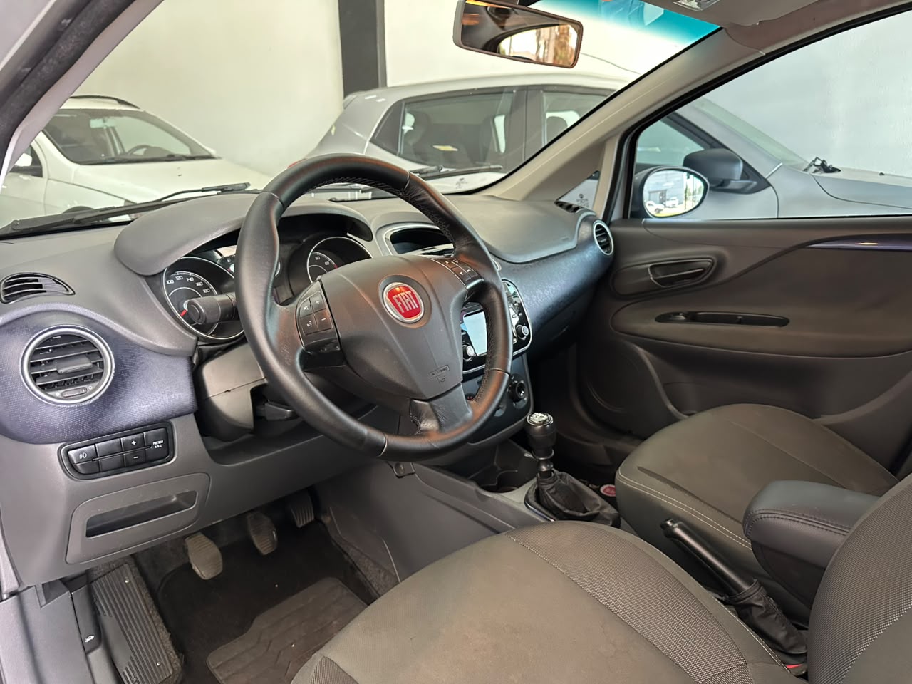 Fiat Punto Attractive 1.4 Flex  - foto 8