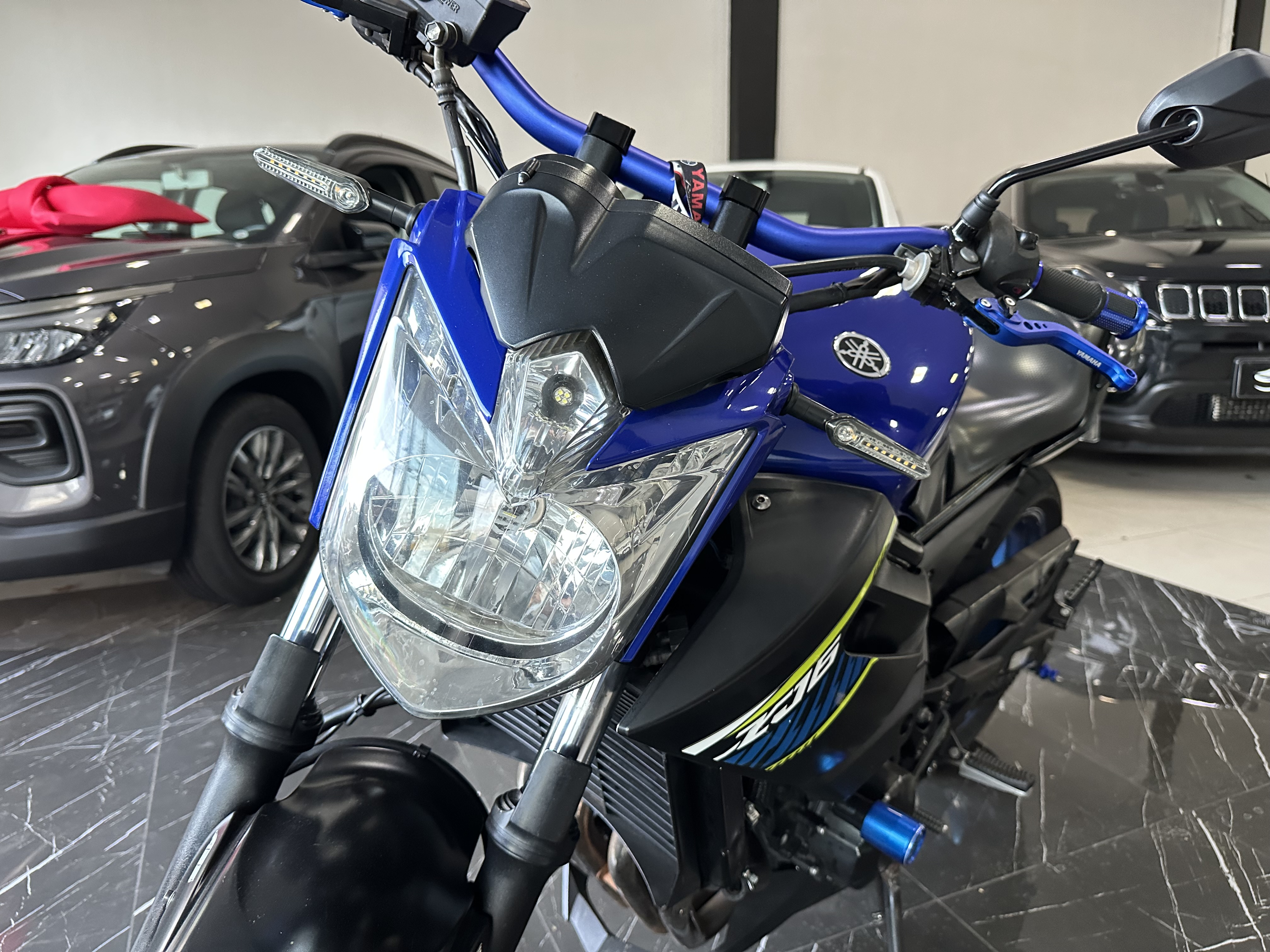 Yamaha XJ6 600c - foto 3
