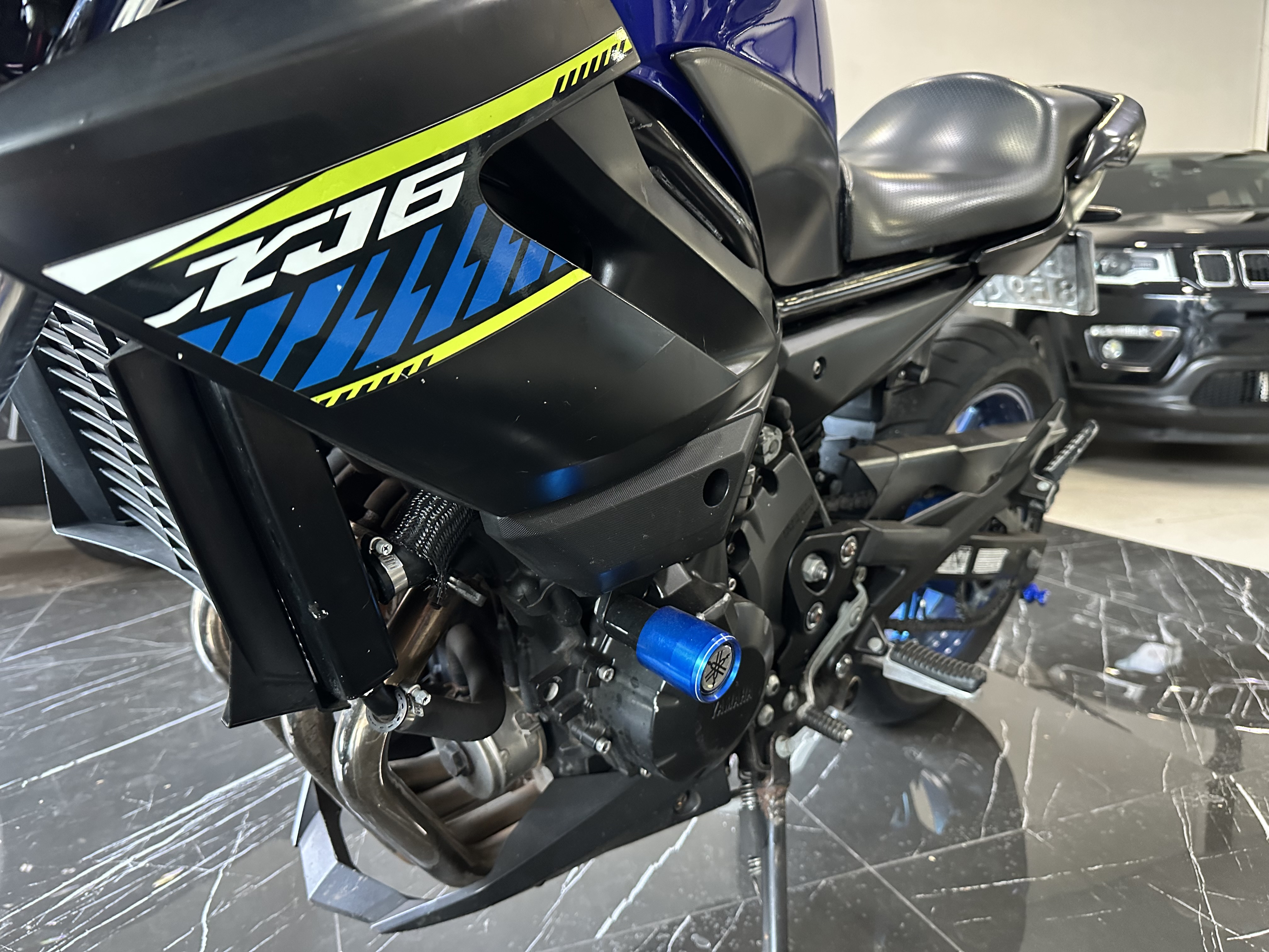 Yamaha XJ6 600c - foto 4
