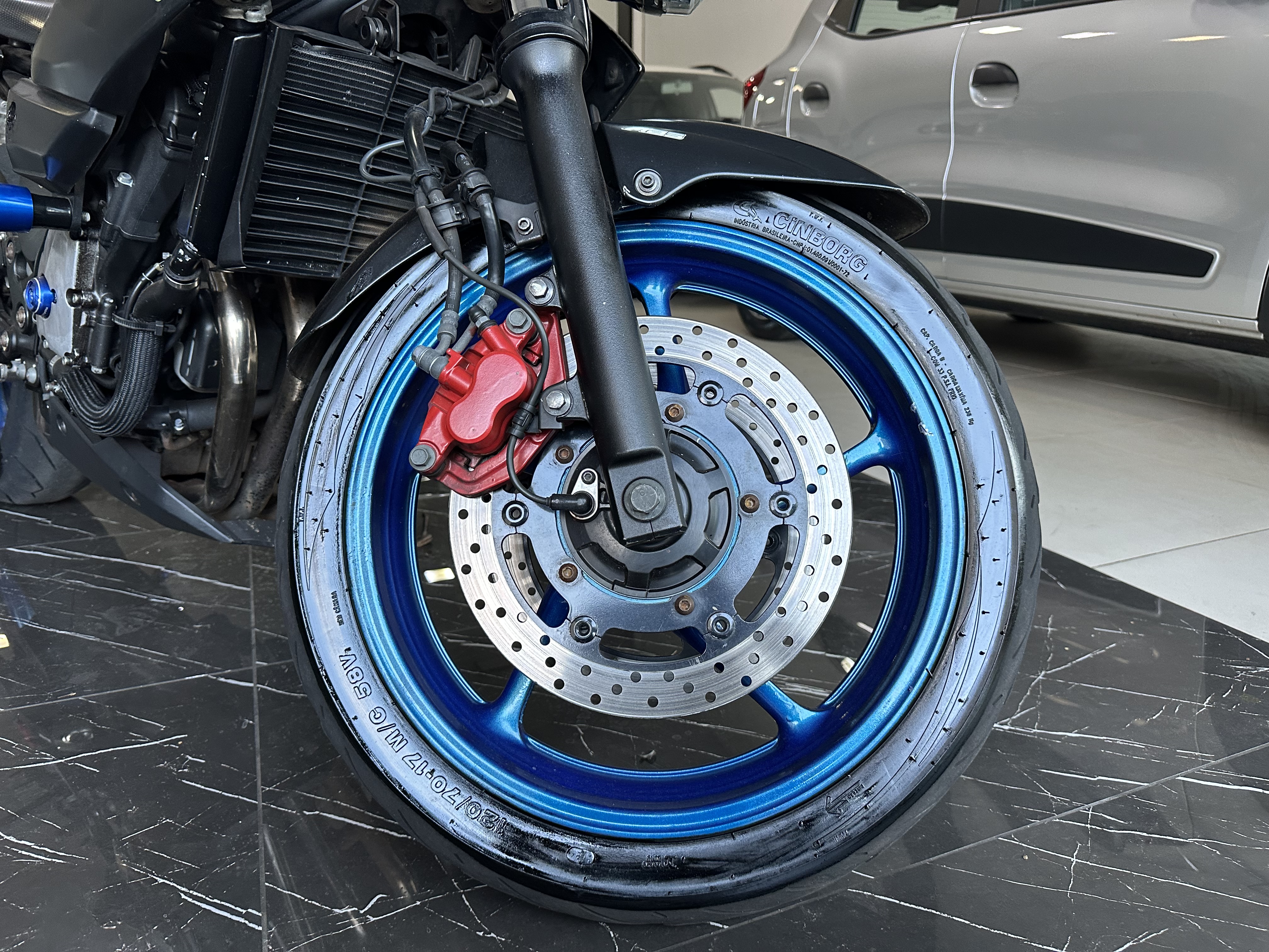 Yamaha XJ6 600c - foto 5