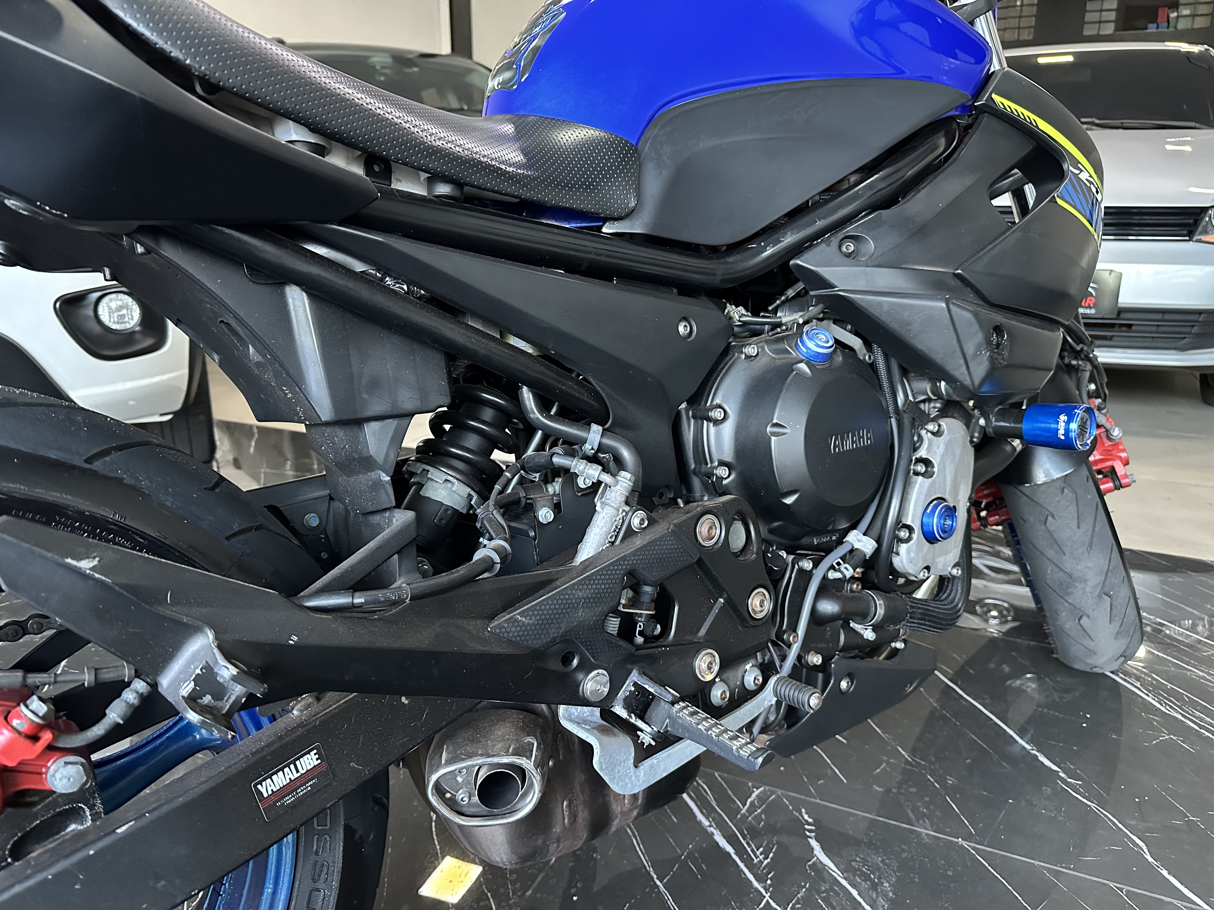 Yamaha XJ6 600c - foto 8