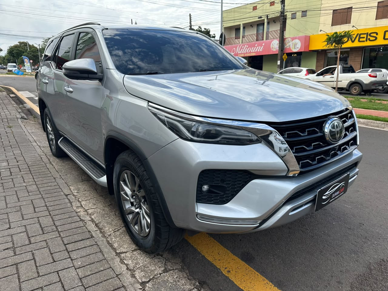 Toyota Hilux SW4 SRX 2.8 TDI 4x4 - foto 2